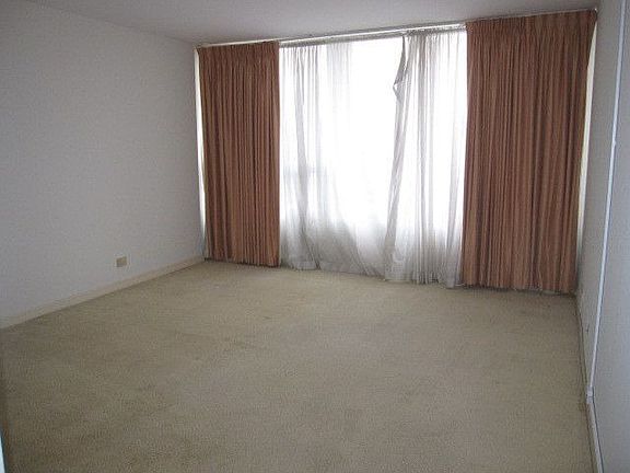 2nd image of 2100 Saint Charles Ave #K