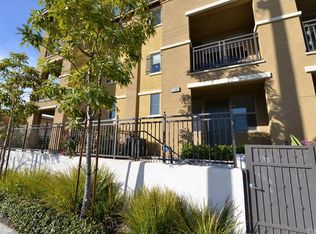 2989 E Pacific Coast Hwy, Signal Hill, CA 90755