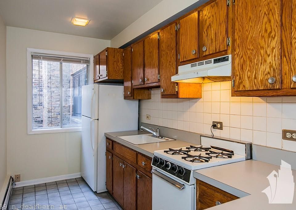 1st image of 1439 N Dearborn St #1623