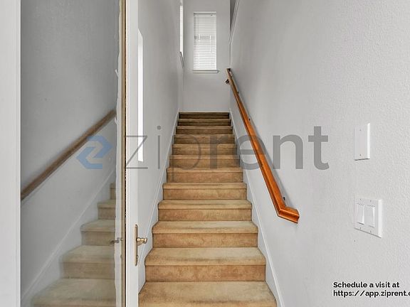 4th image of 444 E Poplar St #Adu