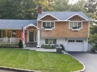 126 La Rue Dr, Huntington, NY 11743