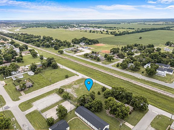 3rd image of 211 N Riggins St