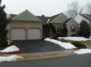 313 Oak Thorne Ln, Lancaster, PA 17602