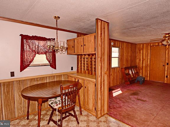 4th image of 68 Diana Dr