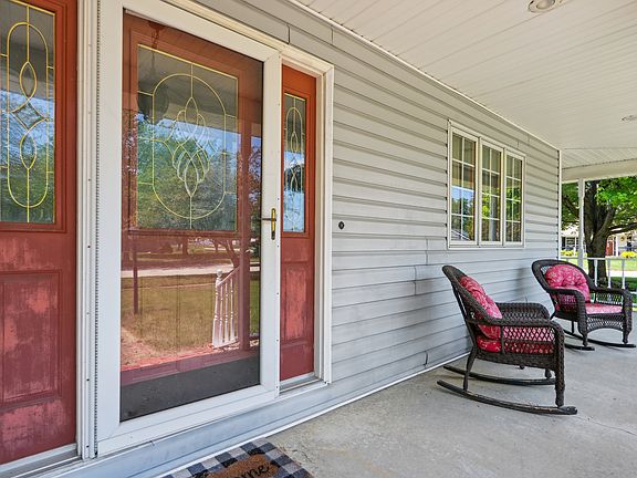 3rd image of 513 Linden Dr