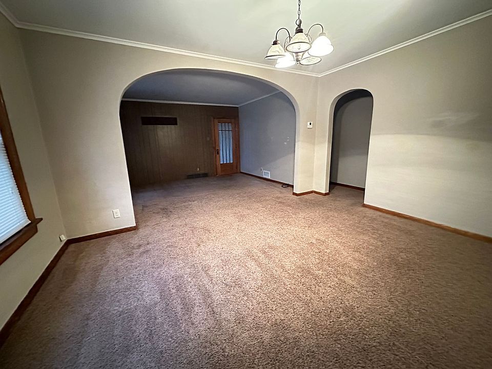 527 Pleasant St, Rockwell City, IA 50579 Zillow