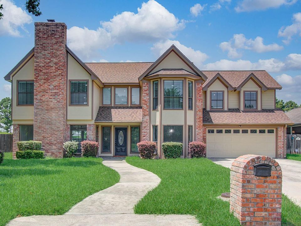 1st image of 21110 Harvest Hill Ln