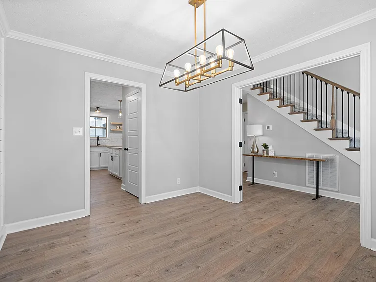 1890 Shield Dr — Photo 7
