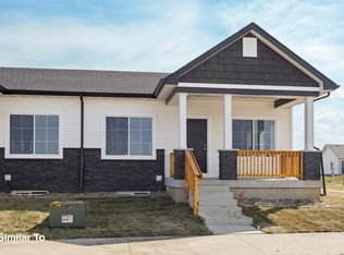 920 Sawgrass Dr, Norwalk, IA 50211