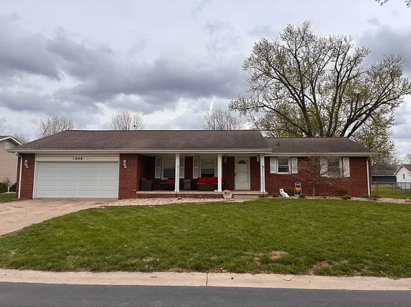 1008 N Koester Dr, Effingham, IL 62401