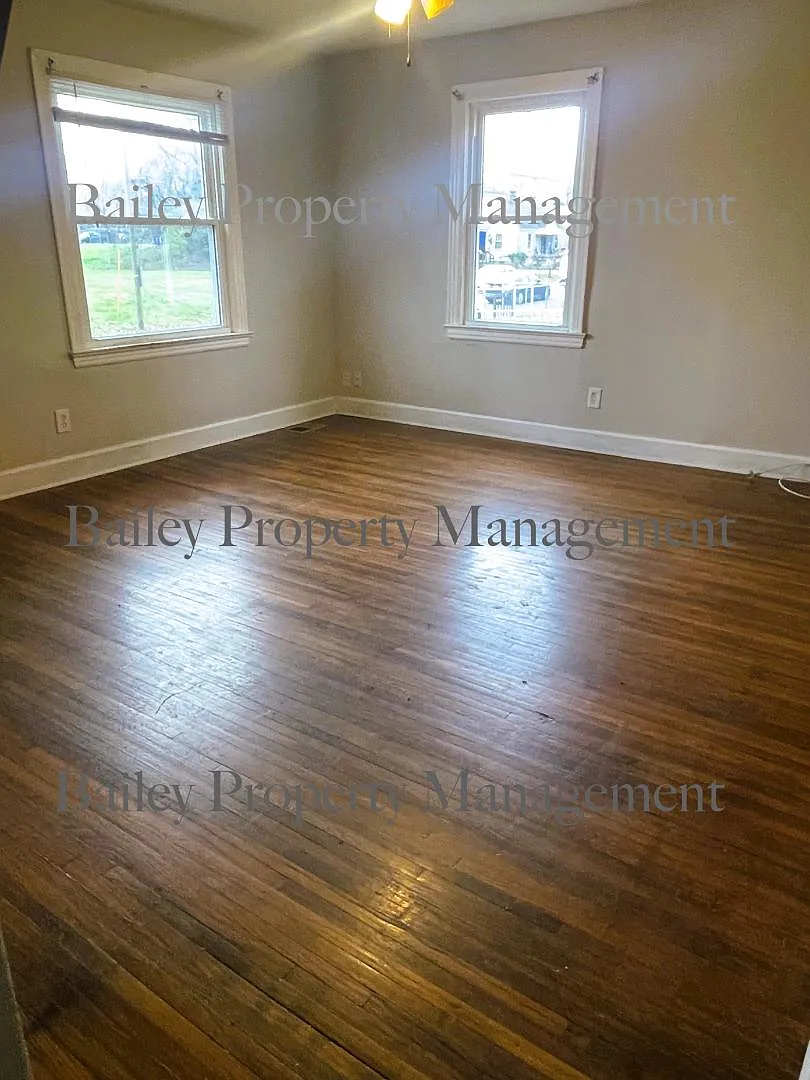 4170 Hazelwood Ave — Photo 4