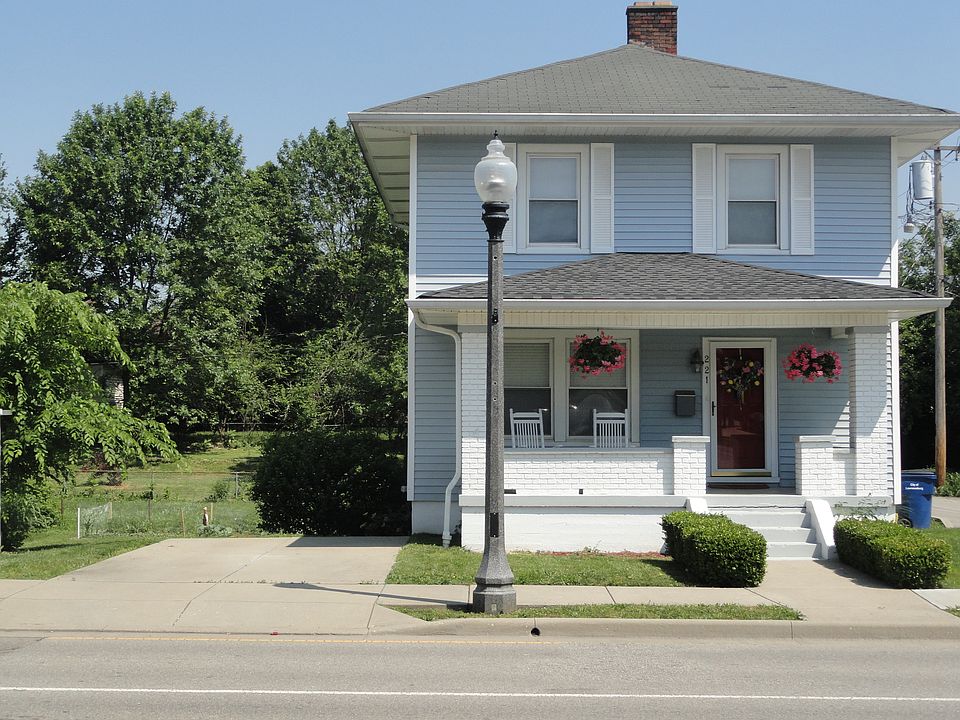 1st image of 221 4th St
