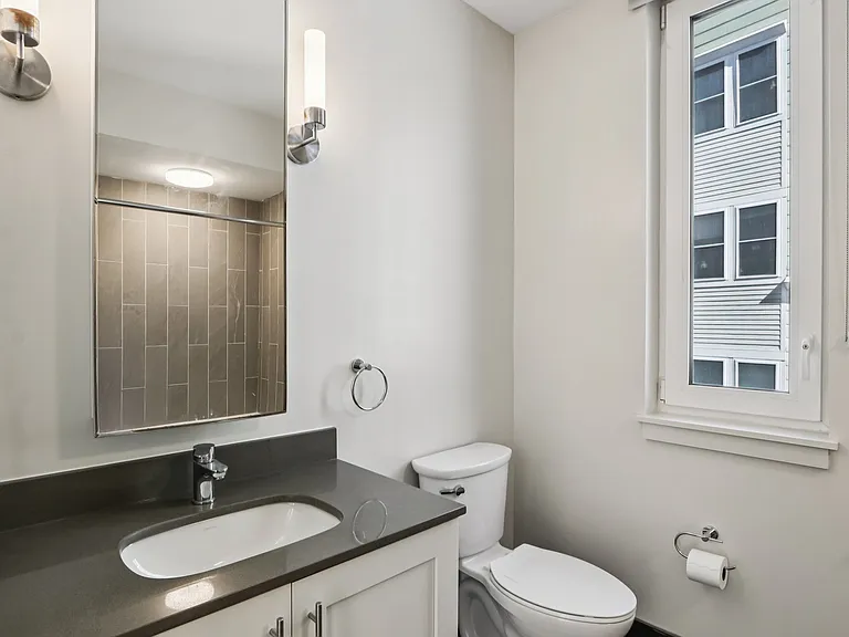 Park77 Apartments — Photo 35