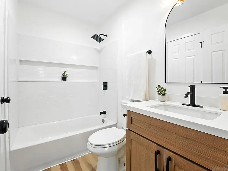 1817 E Grand Ave #77 — Photo 14