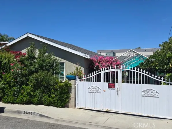 24746 Spruce St, Santa Clarita, CA 91321