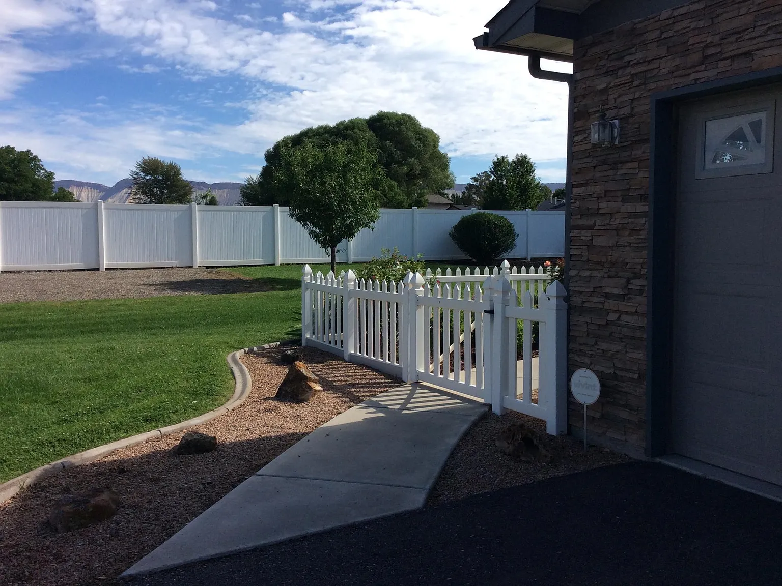 3 bed, 1400 sqft, $1,950 — Photo 2