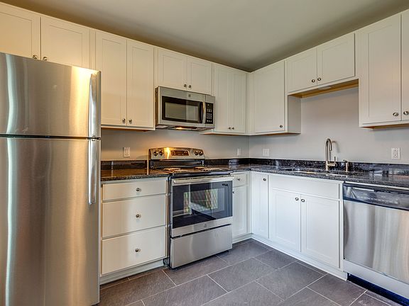 3rd image of 2005 Capers Ave #22
