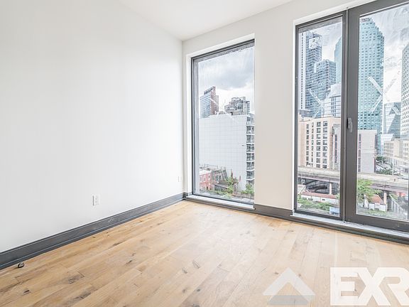 2nd image of 42-22 27th St #612A1