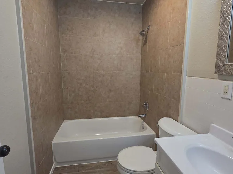 2606 Avenue V — Photo 12