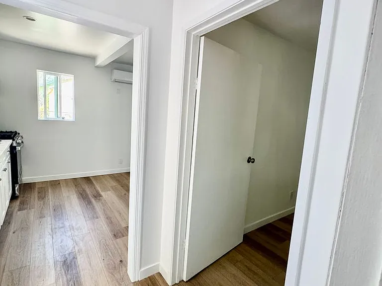 151 W 52nd St #153 — Photo 8