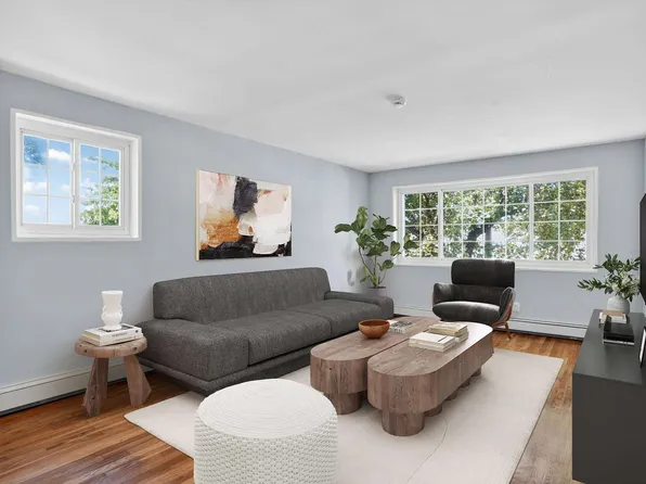 Eagle Rock Apartments at Carle Place