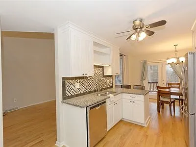 569 Highwood Cir — Photo 12