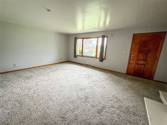 3rd image of 102 Randy Dr
