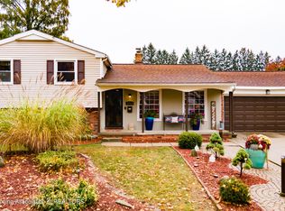 3713 Colchester Rd, Lansing, MI 48906