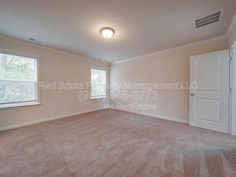 7015 Thornrose Dr — Photo 25