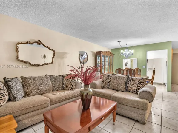 16901 NE 13th Ave APT 303, Miami, FL 33162