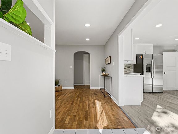 4th image of 702 N Cedar Street