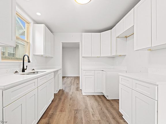 2nd image of 1073 Parkside Dr