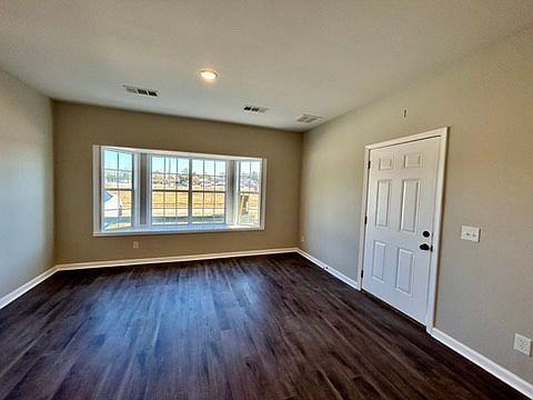 4th image of 8419 Shaw Ave #3