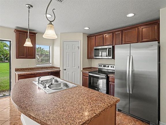 5th image of 6105 Timber Crest Dr
