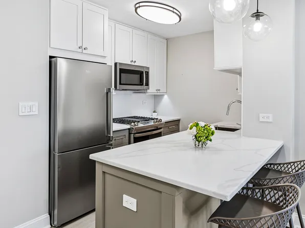 300 East 71st Street 18K image 1 of 6