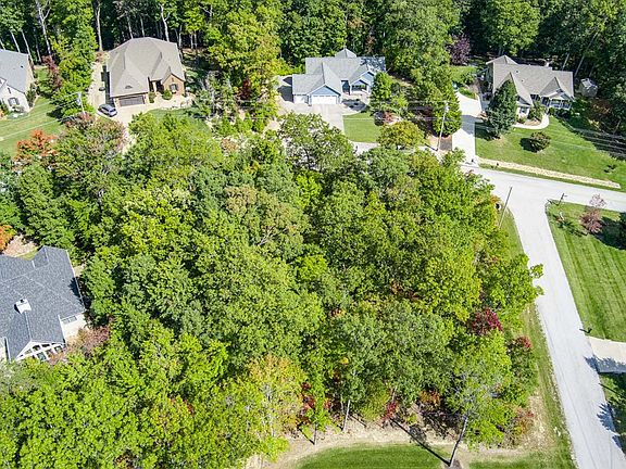 4th image of 40 Kingsbury Cir