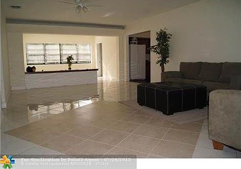 4th image of 661 E Melrose Cir