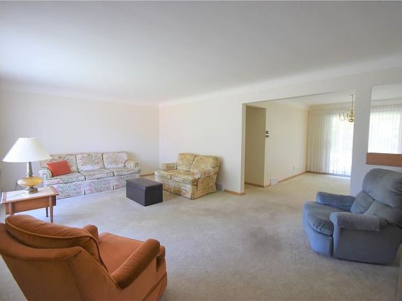 5th image of 16237 Ramona Dr
