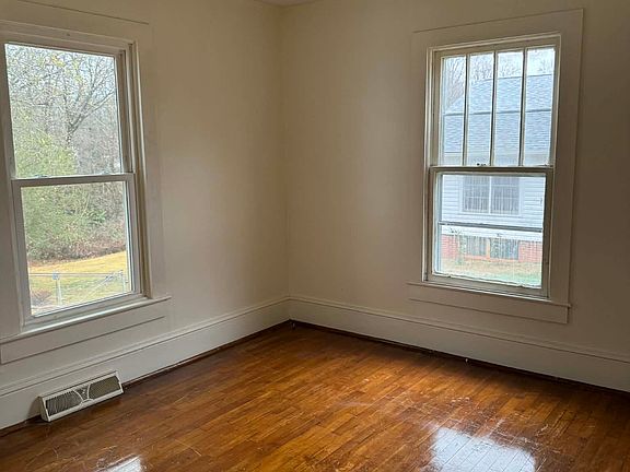 5th image of 147 Courtland St
