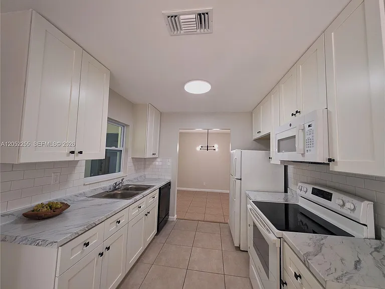 888 SW 62nd Ave — Photo 11