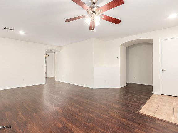 3rd image of 12401 W VALENTINE Avenue