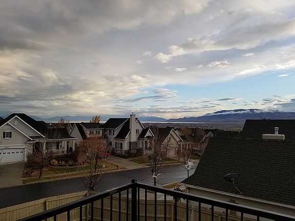 3rd image of 2495 W Pebble Creek Ln