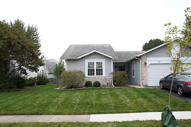 537 Lyon Dr photo 1