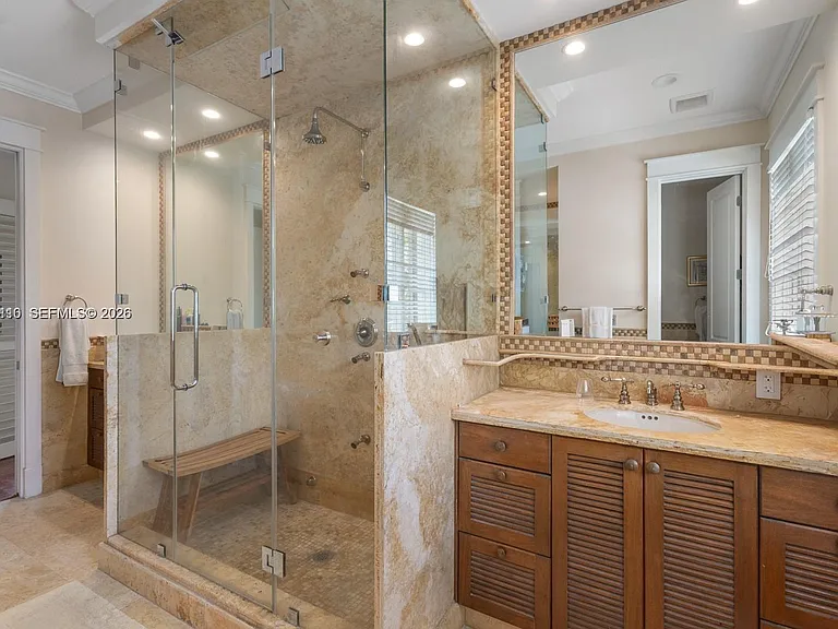 685 Harbor Ln — Photo 29