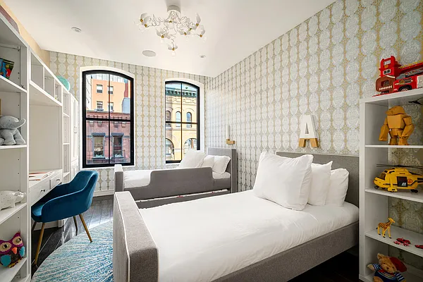 Sold by Compass | media 9