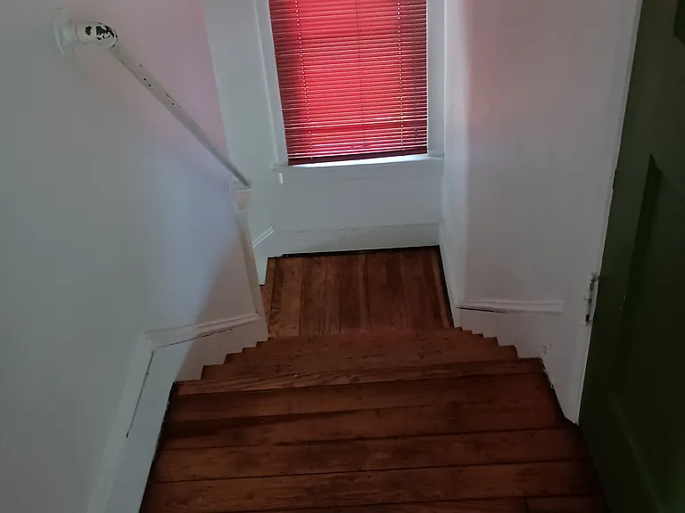523 W Beaver Ave — Photo 3