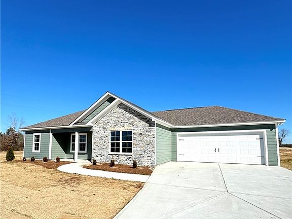 2nd image of 2857 Lee Road 40