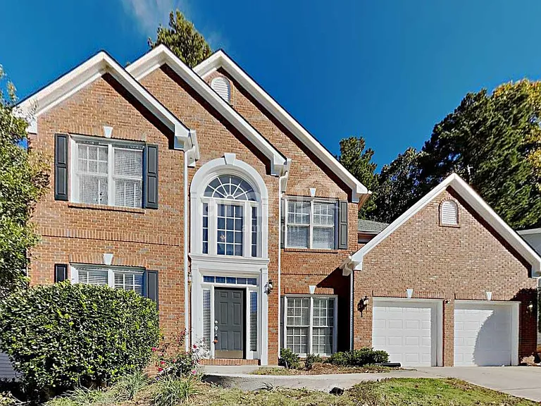 2175 Carlysle Cove Dr — Photo 1