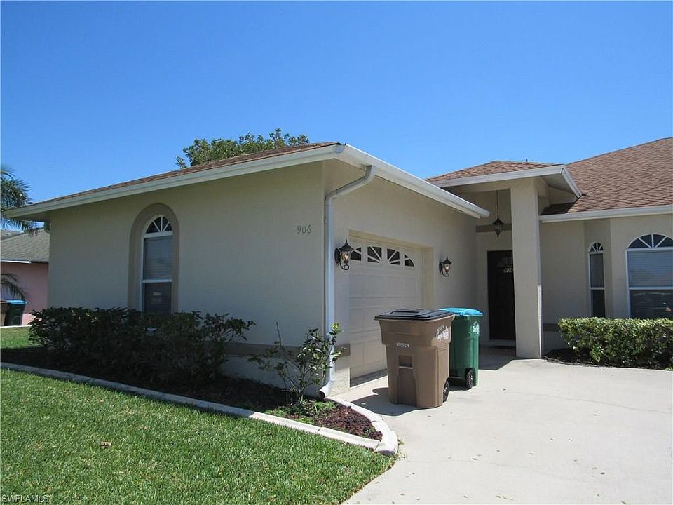 1st image of 906 SE 14th St