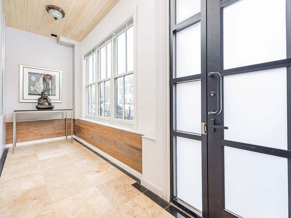 1st image of 3069 47th St #2